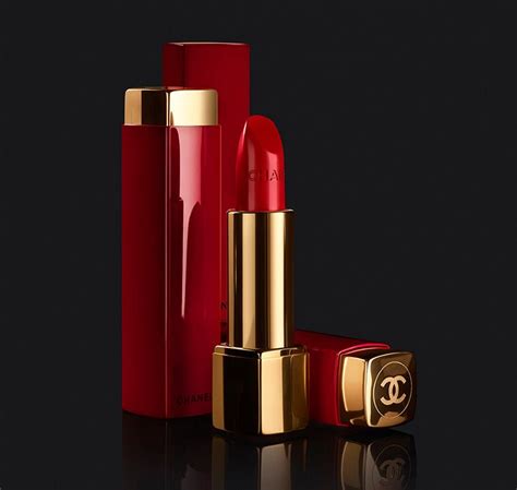 universally flattering red lipstick.